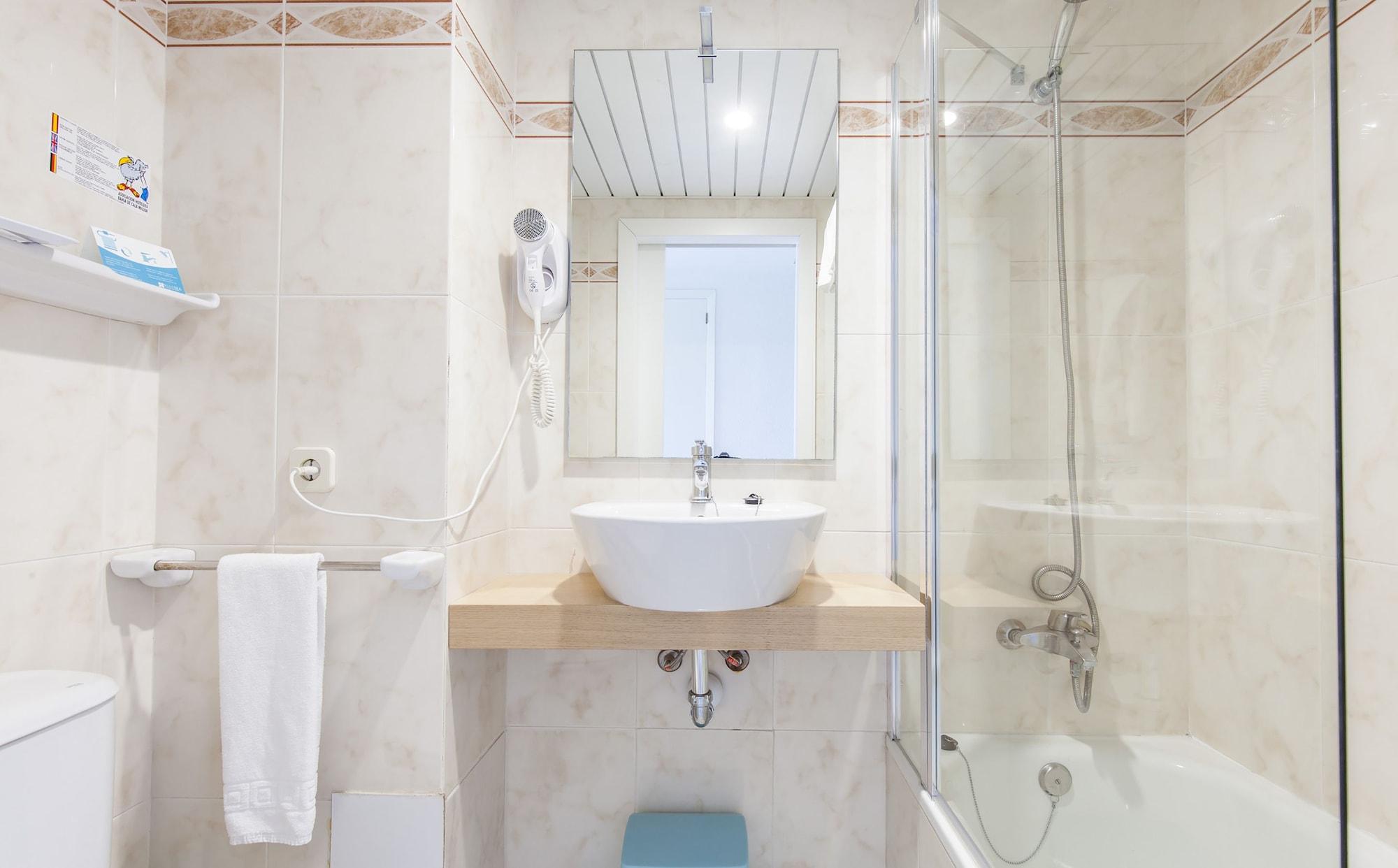 Bluesea Cala Millor Hotel กาลามิยอร์ ภายนอก รูปภาพ
